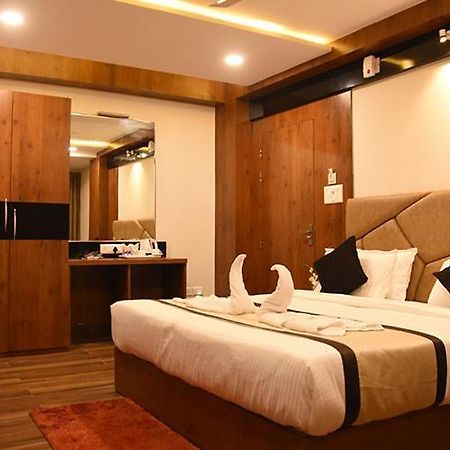 Hotel Royal City Siliguri Esterno foto