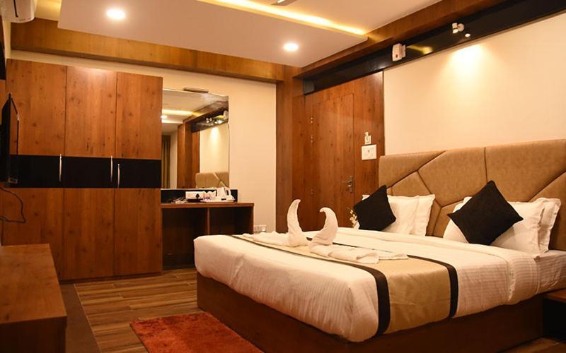 Hotel Royal City Siliguri Esterno foto