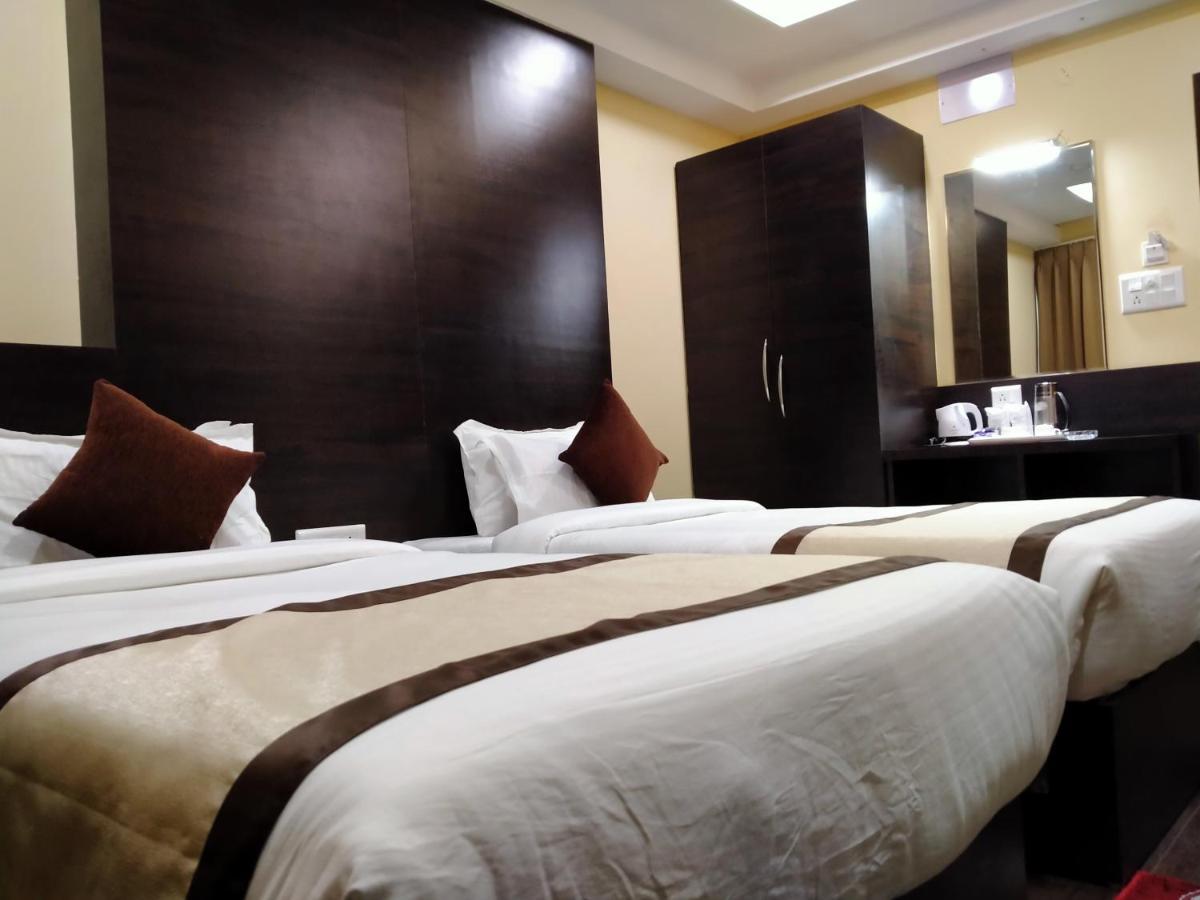 Hotel Royal City Siliguri Esterno foto