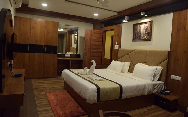 Hotel Royal City Siliguri Esterno foto