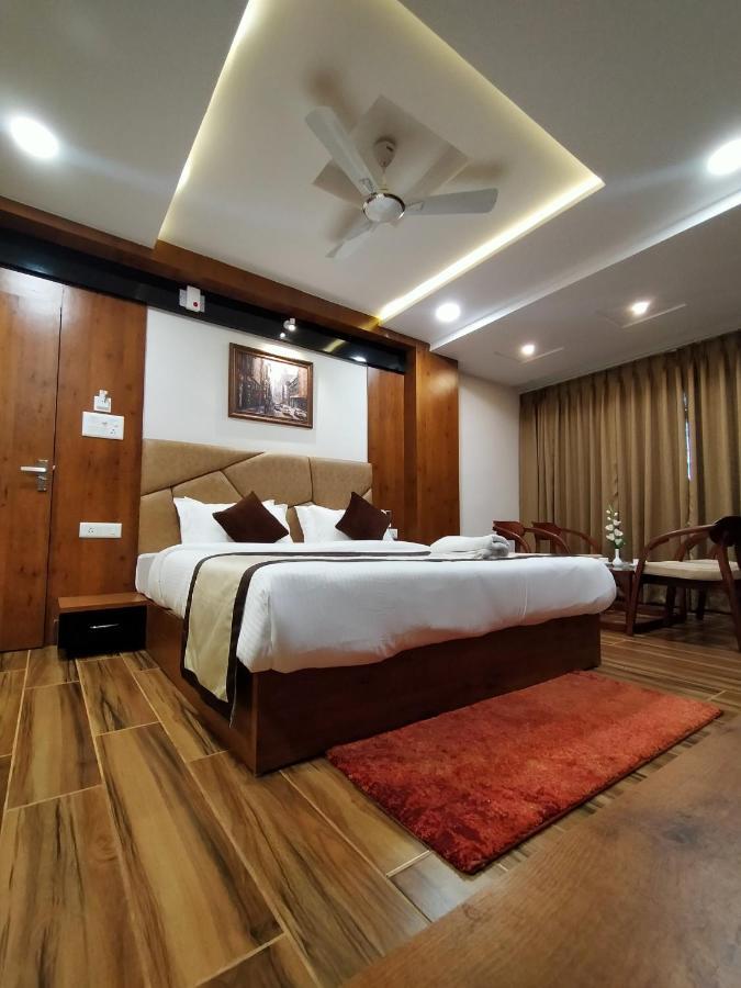 Hotel Royal City Siliguri Esterno foto
