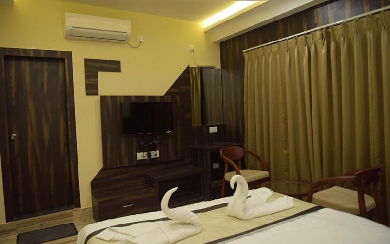 Hotel Royal City Siliguri Esterno foto