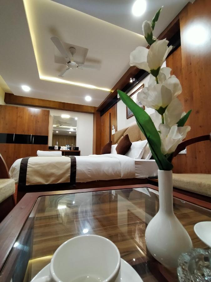 Hotel Royal City Siliguri Esterno foto