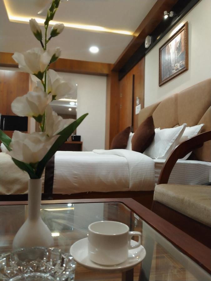 Hotel Royal City Siliguri Esterno foto