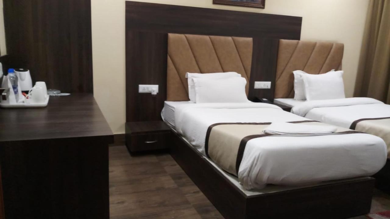 Hotel Royal City Siliguri Esterno foto