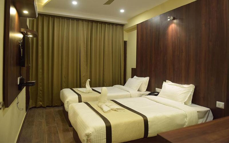 Hotel Royal City Siliguri Esterno foto