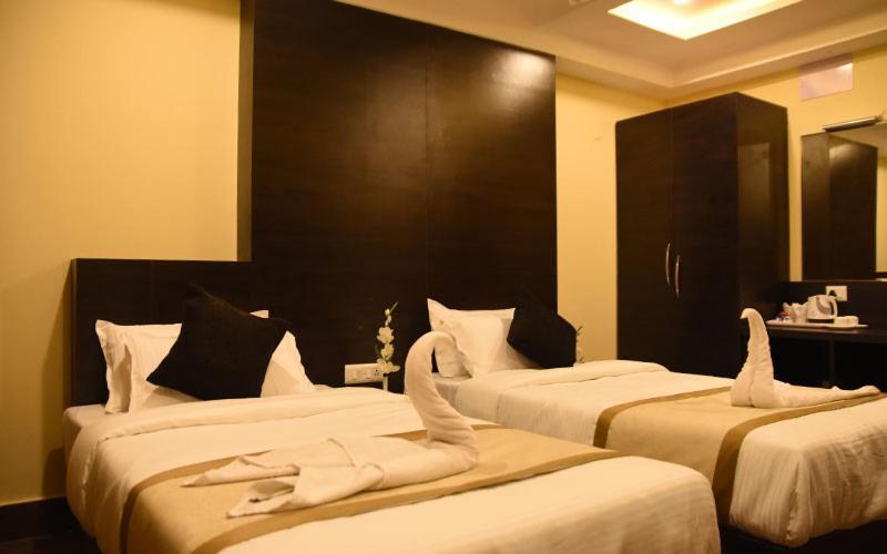 Hotel Royal City Siliguri Esterno foto